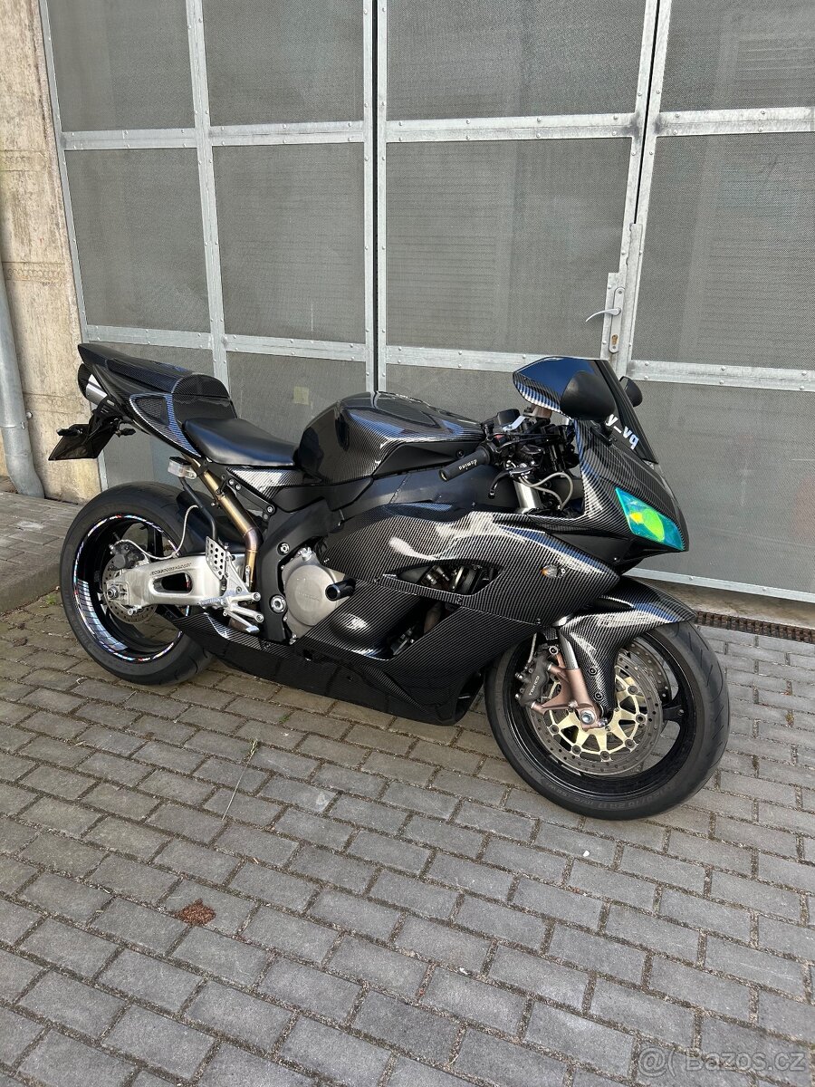 Honda cbr1000rr fireblade r.v 2004 - 2