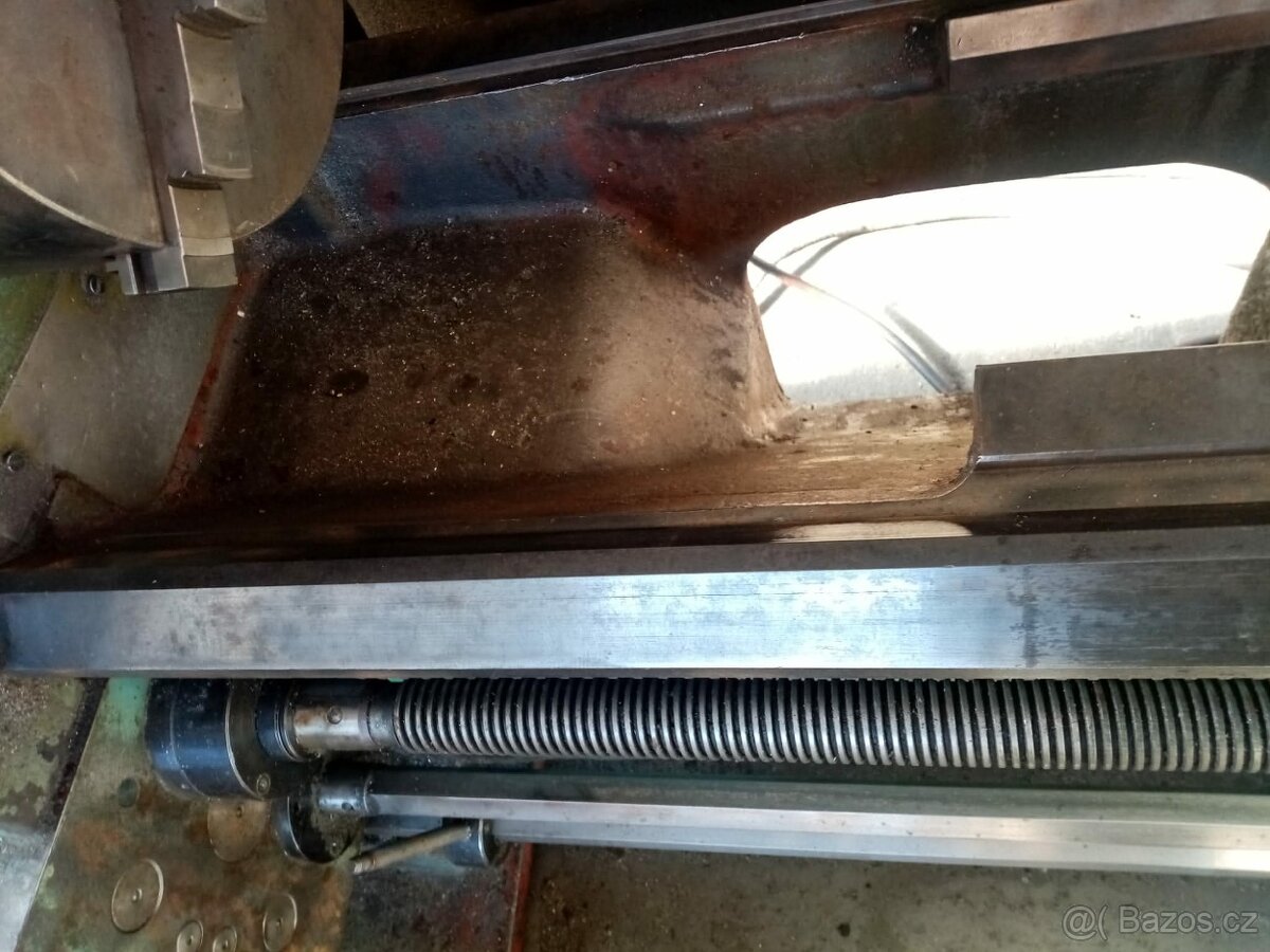 Prodám soustruh SUI 40/1000 - 2