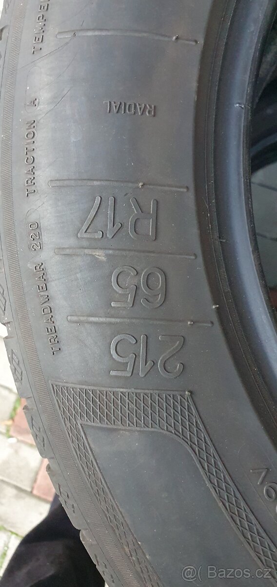 Letní pneu 215/65r17 - 2