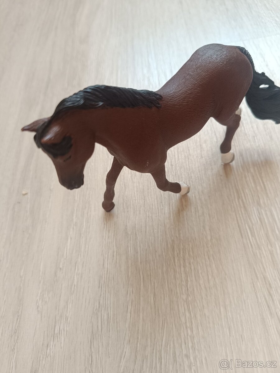 Figurka Schleich 13909 Valach trakenherský - 2