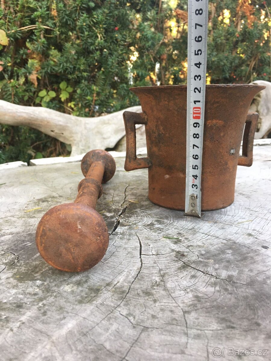 Hmoždíř litinový s tloukem - 2