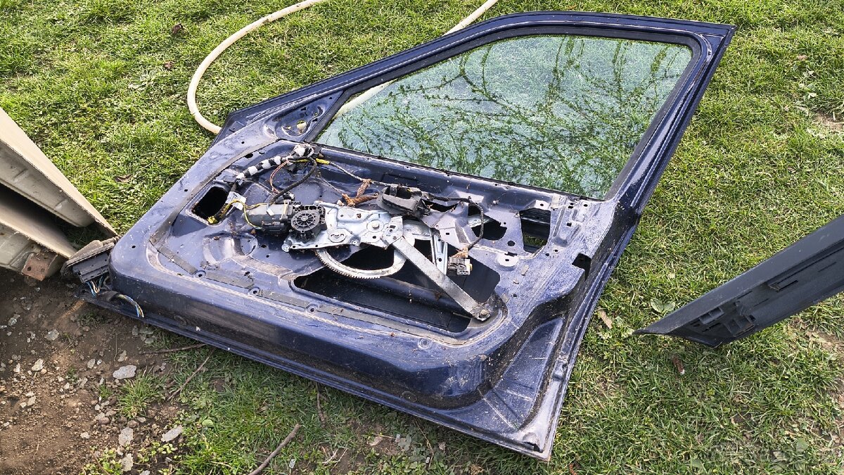 Dveře, zasklení e36 Touring - 2