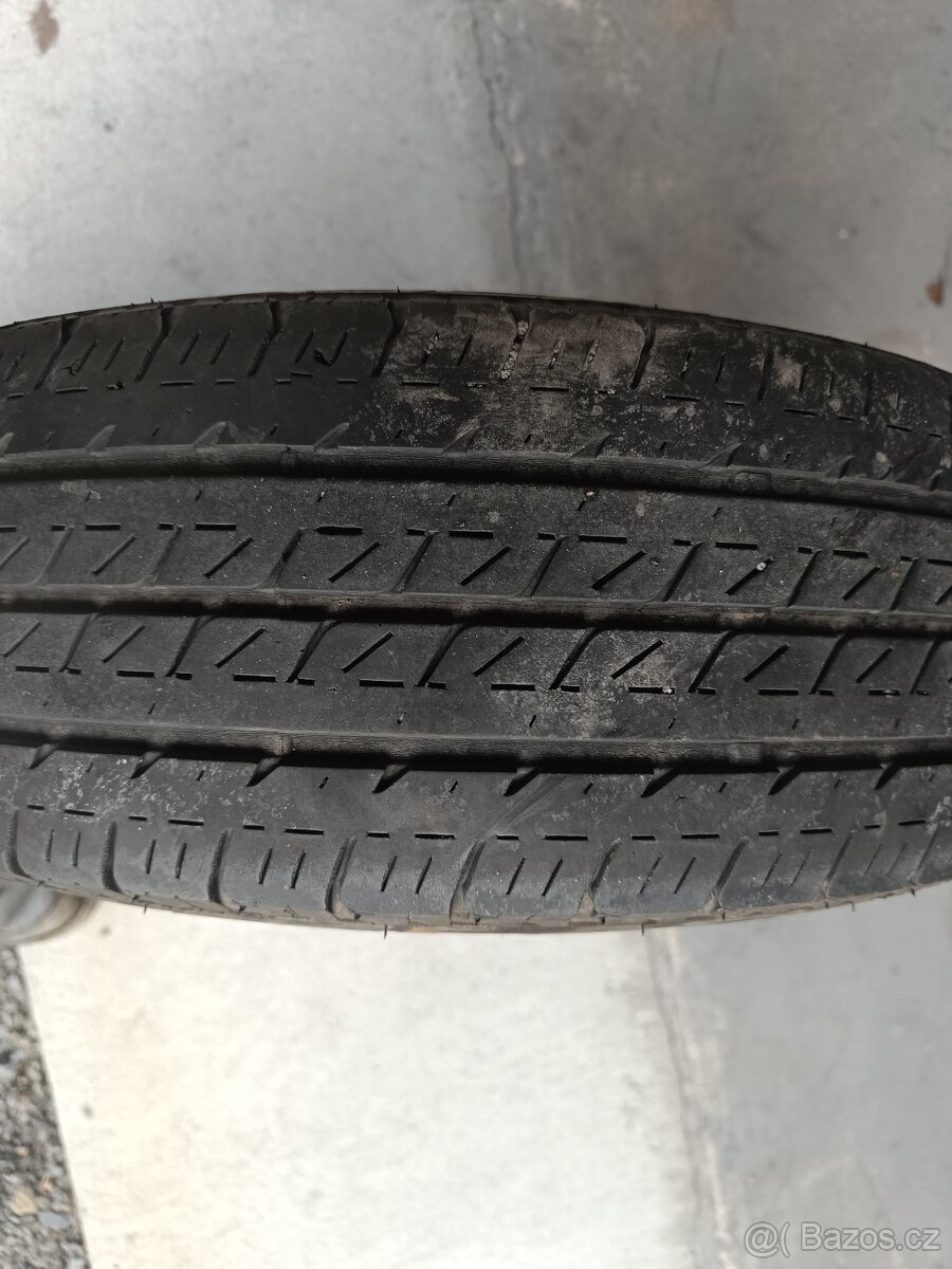 205/70R15C na diskach - 2