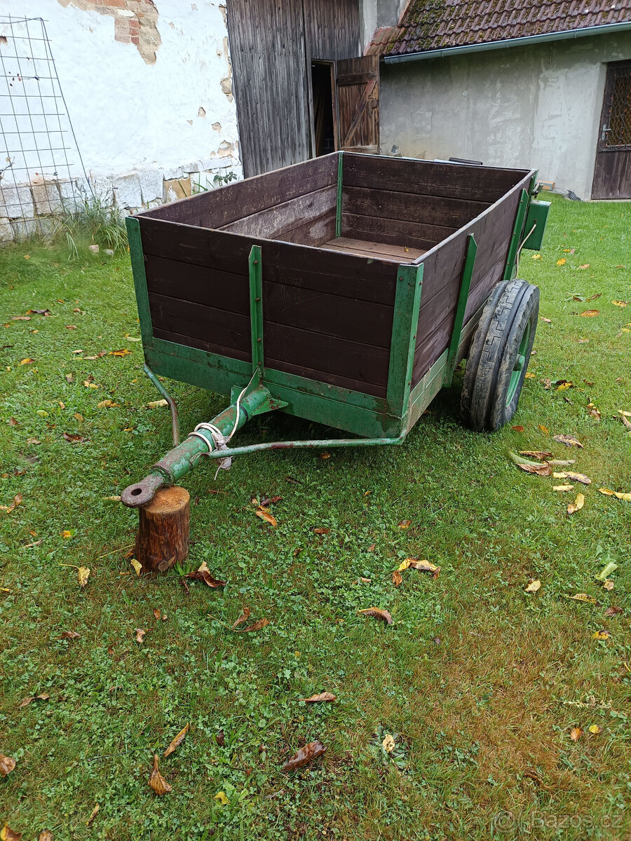 Kára za traktor. - 2