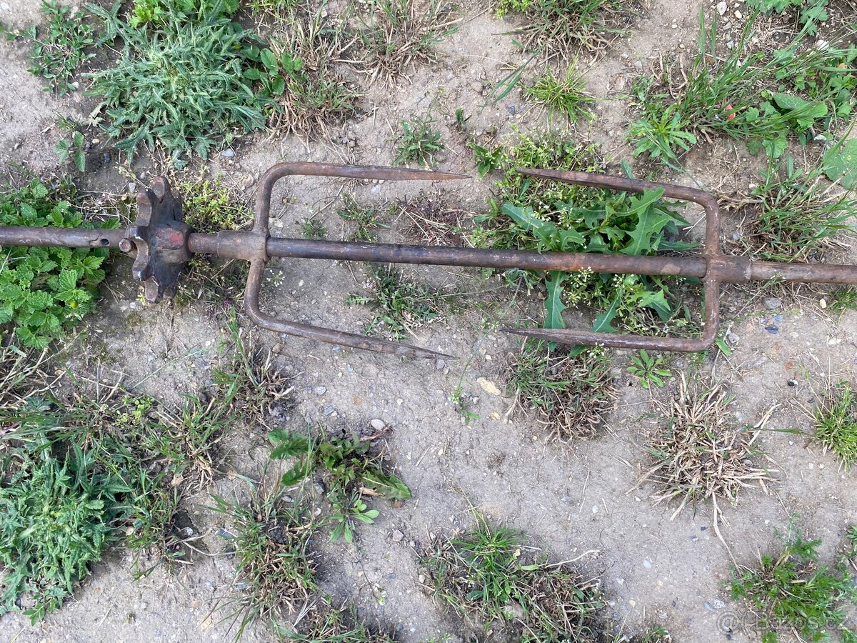 Grilovací jehla, vidlice na prase, sele, kýtu - 2