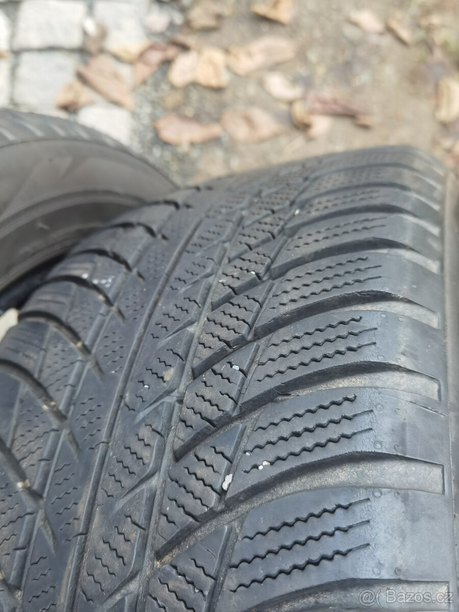 zimní 215 55 17 Bridgestone - 2