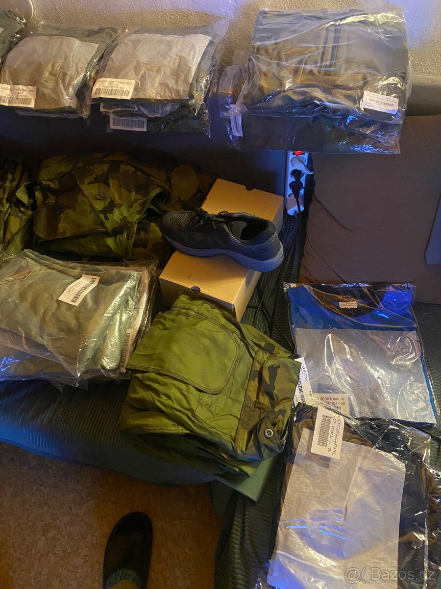 Vojenské oblečeni - 2