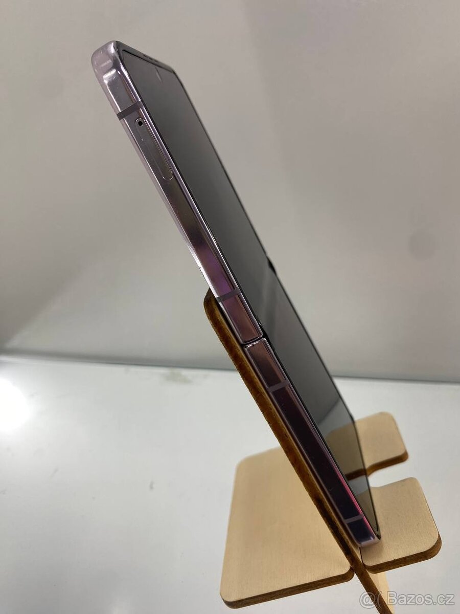 SAMSUNG GALAXY Z FLIP5 - 2