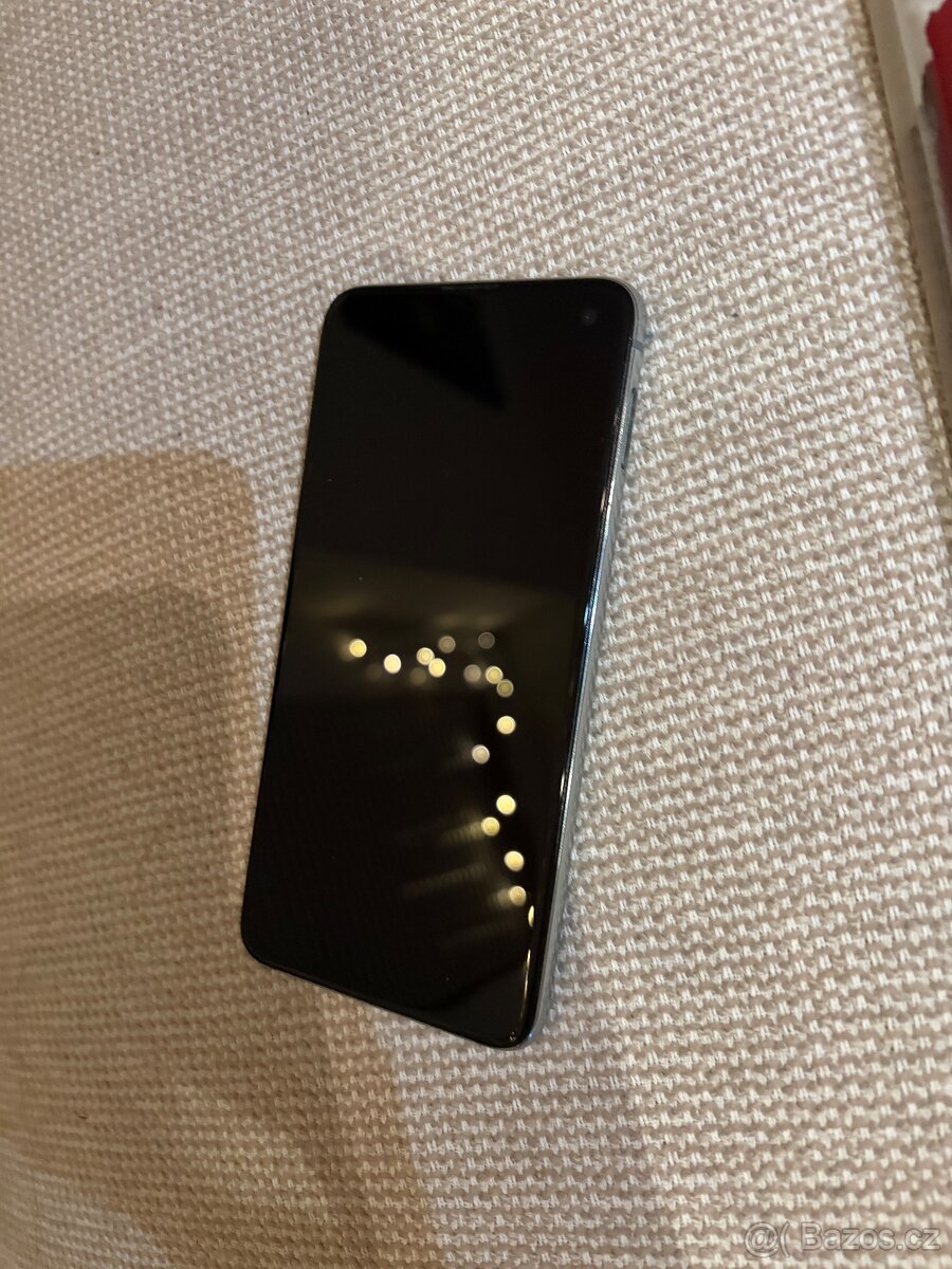 Samsung galaxy s10e - 2
