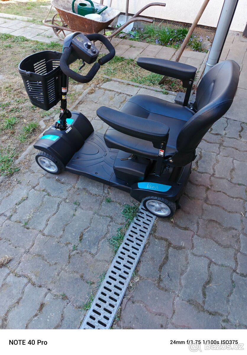 Invalidní elektrický vozík - 2