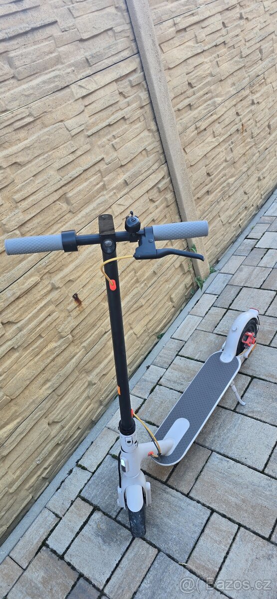 Xiaomi Mi Scooter 3 - 2