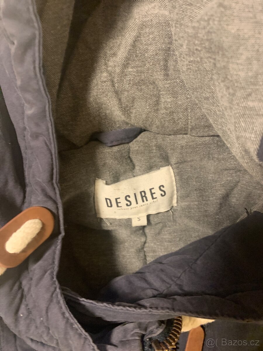 Dámský tmavěmodrý kabát značky DESIRES - 2