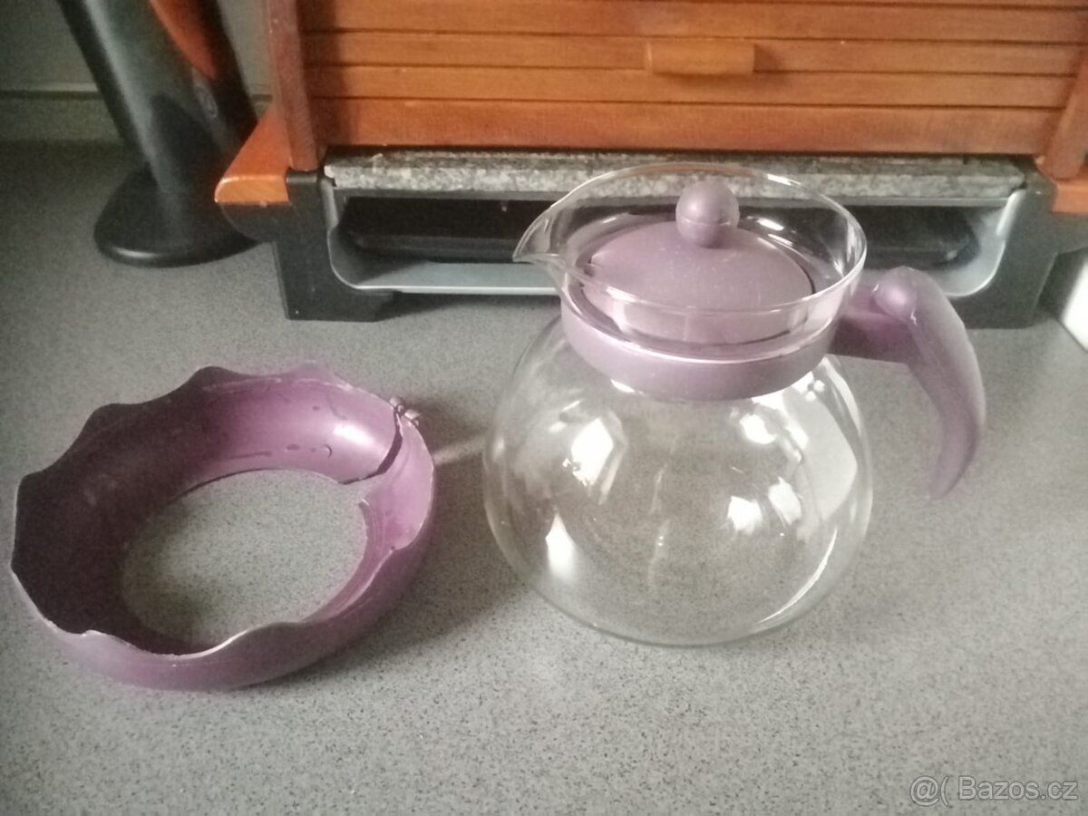 Skleněná konvice - 2