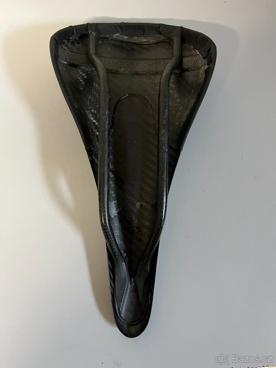 karbonové sedlo TUNE - 2