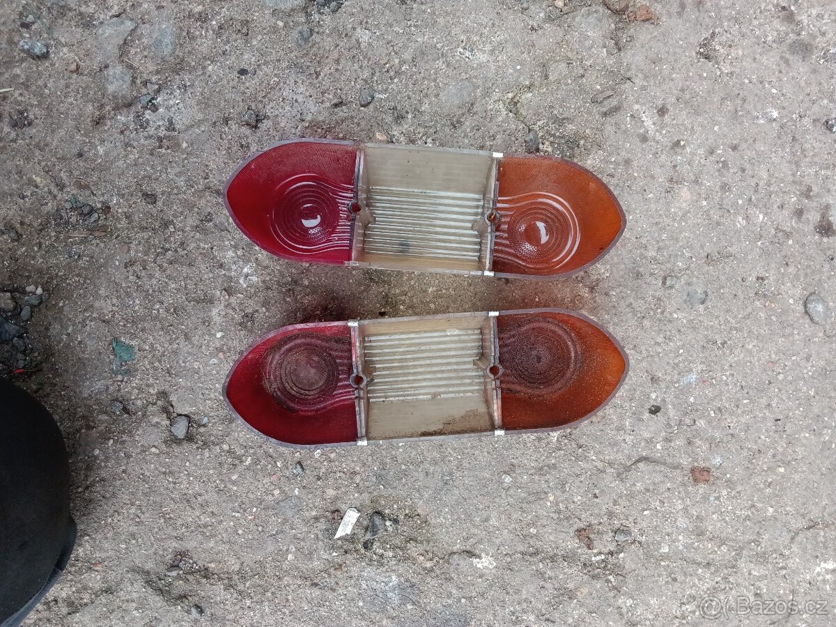 Škoda 1202 zadní světla - 2