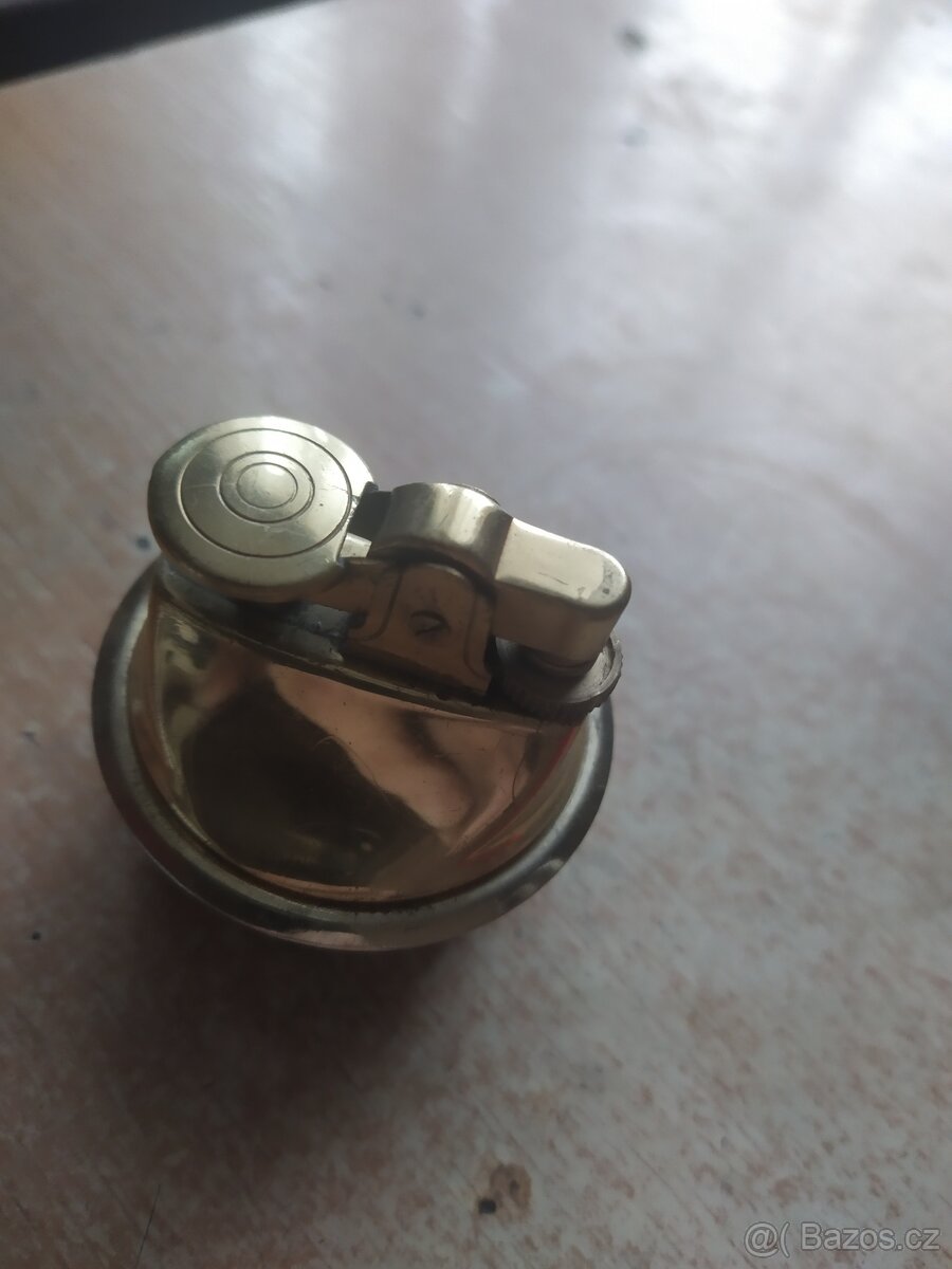 Starý zapaalovac - 2