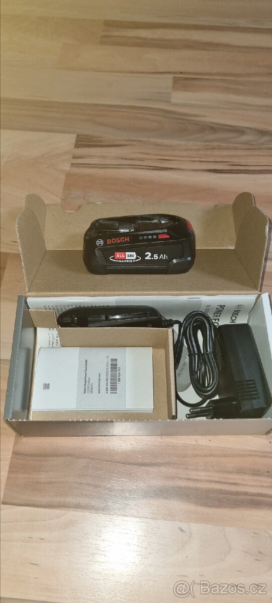 Prodám akumulátor Bosch PBA 18 V 2,5Ah a nabíječku /Gardena - 2