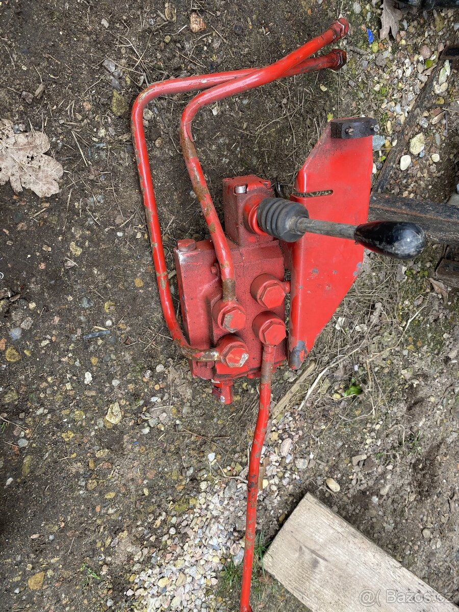 Hydraulicky píst, pistnice,,rozvadec - 2