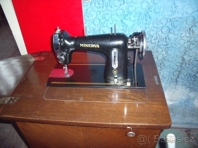 Šicí stroj MINERVA, šlapací - 2
