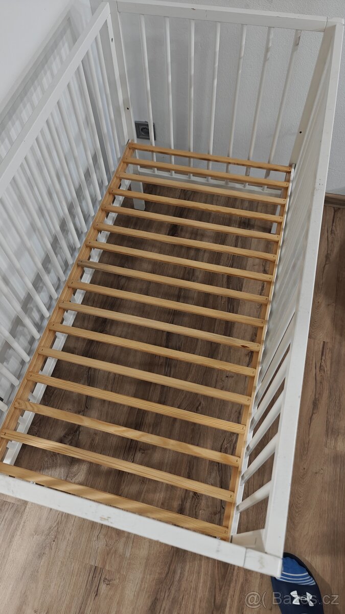 Dětská postýlka + matrace - 2