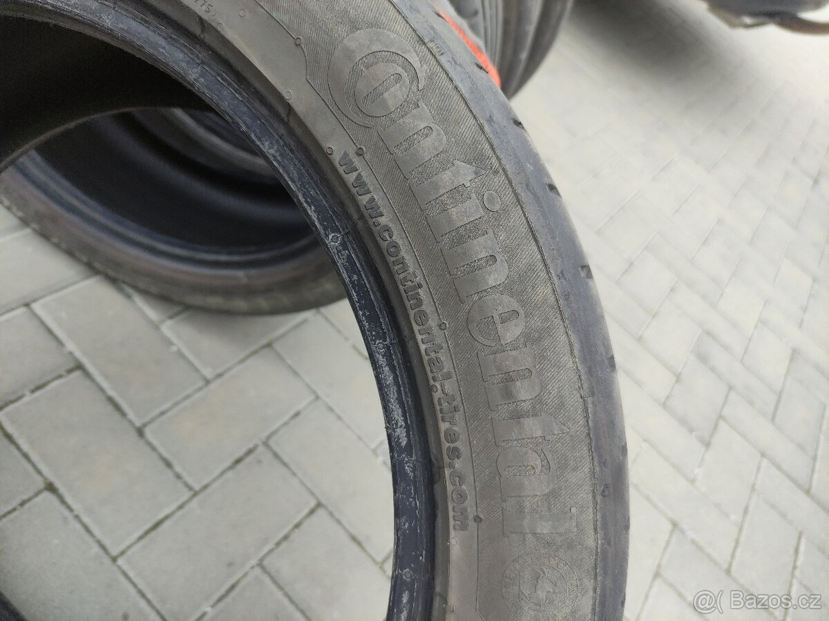 225/45 R17 - 2