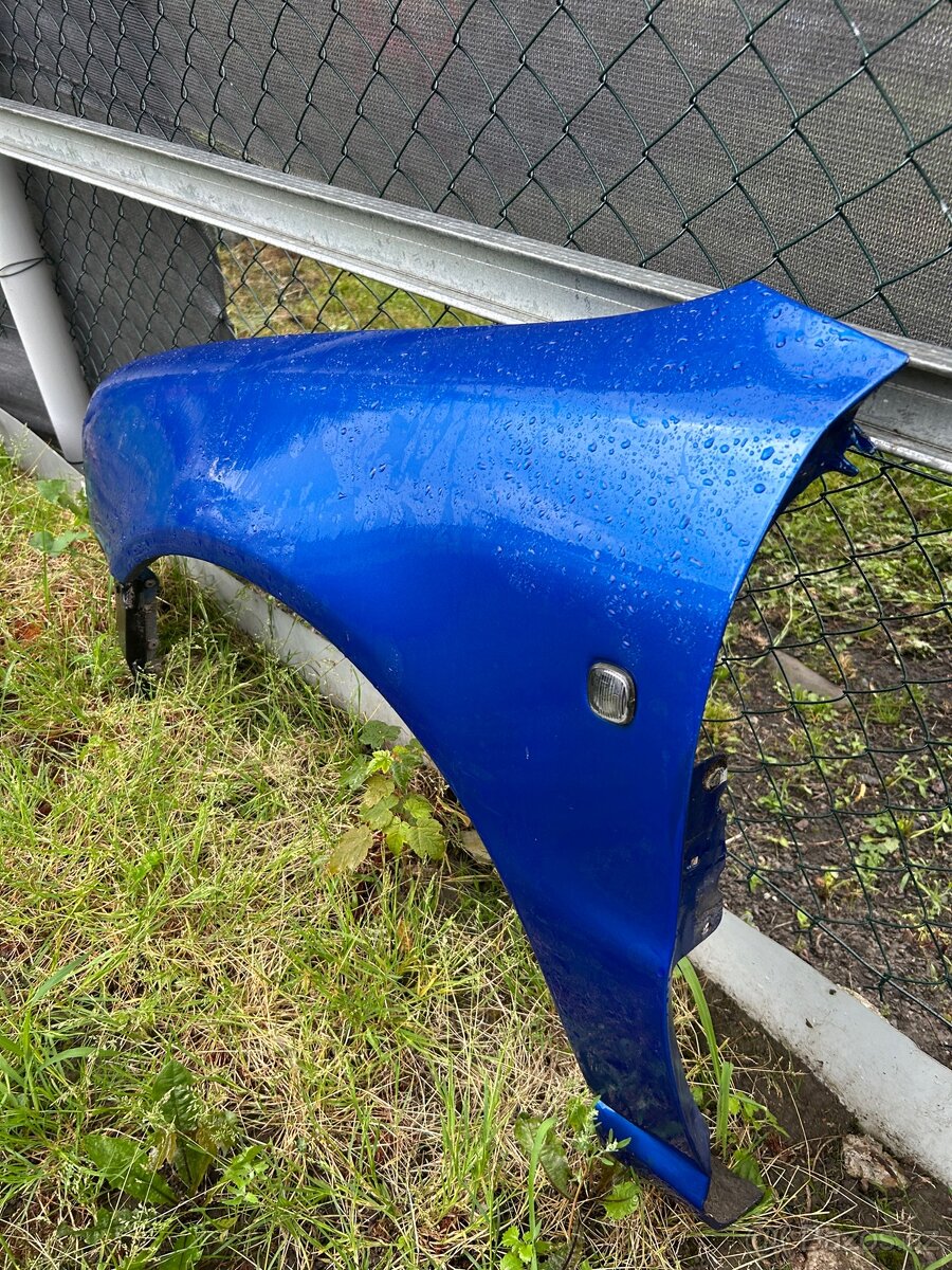 Audi a4 blatník - 2