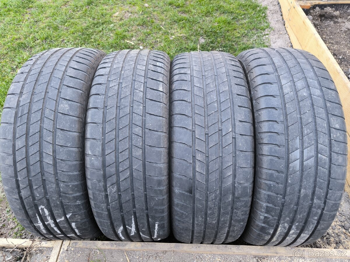 215/60/16 Bridgestone - 2