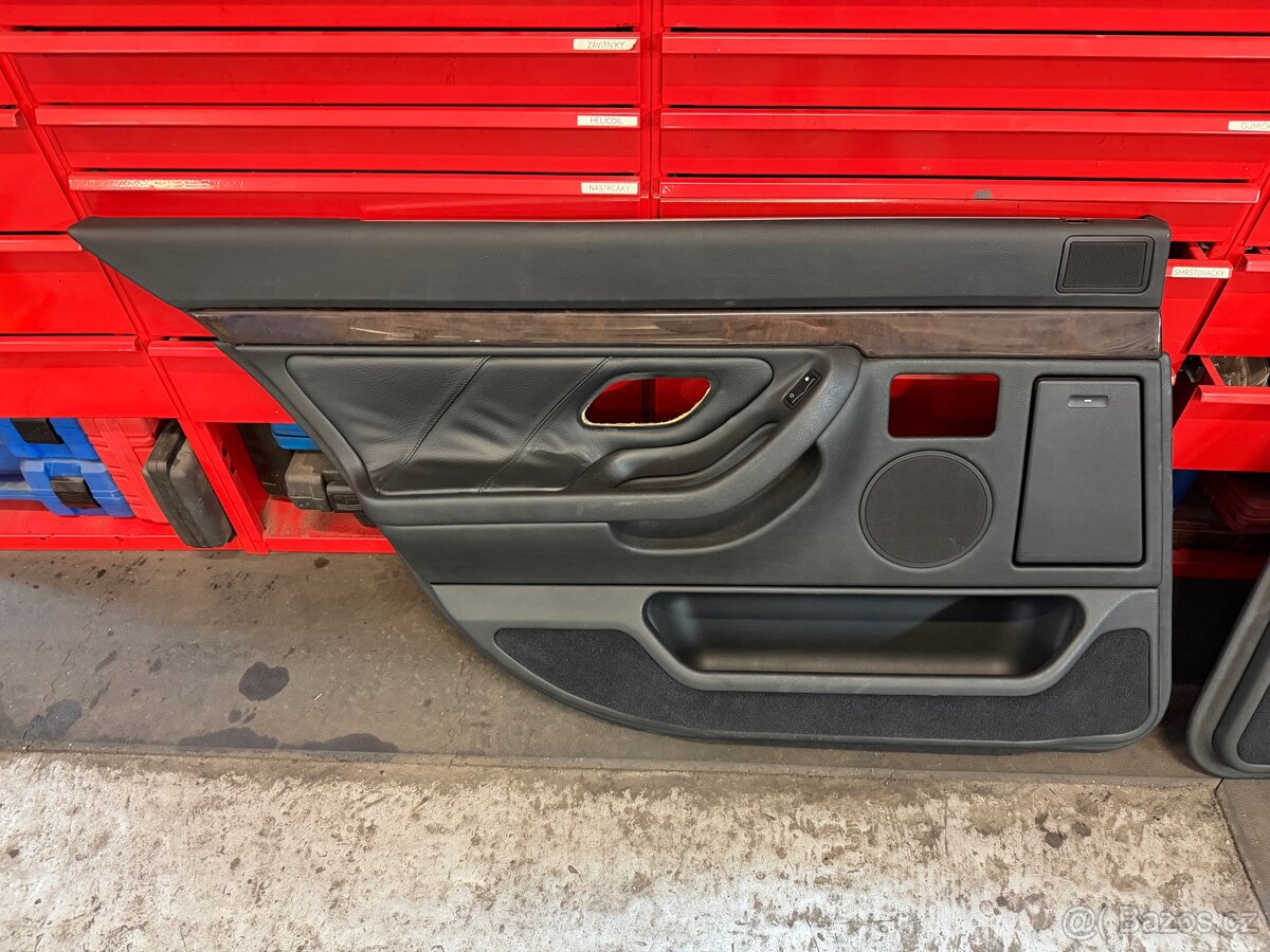 Zadní tapce BMW E38 Long - 2