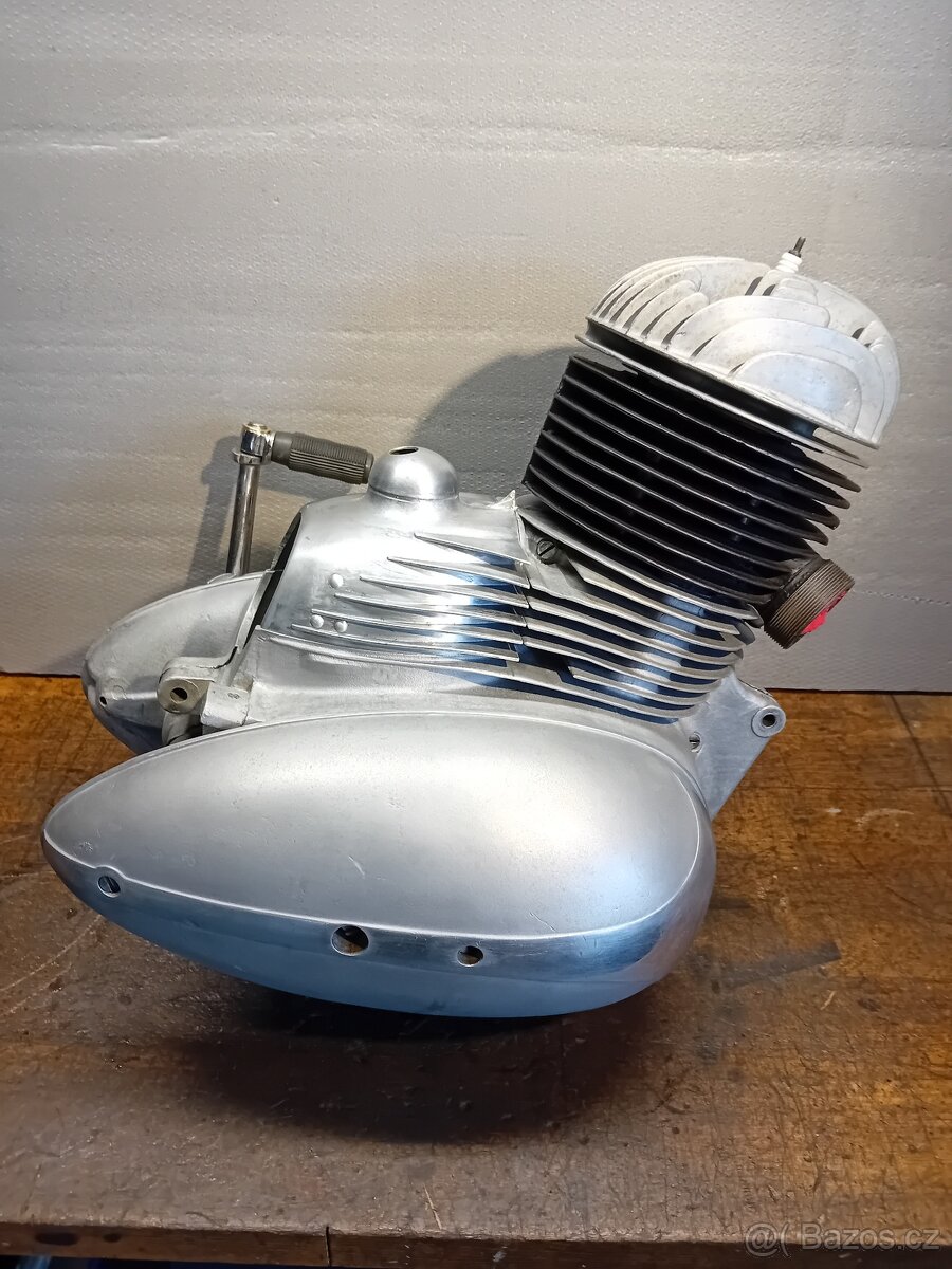 Motor jawa pérák 250 - 2