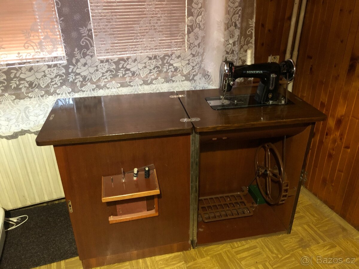 Šicí stroj - 2