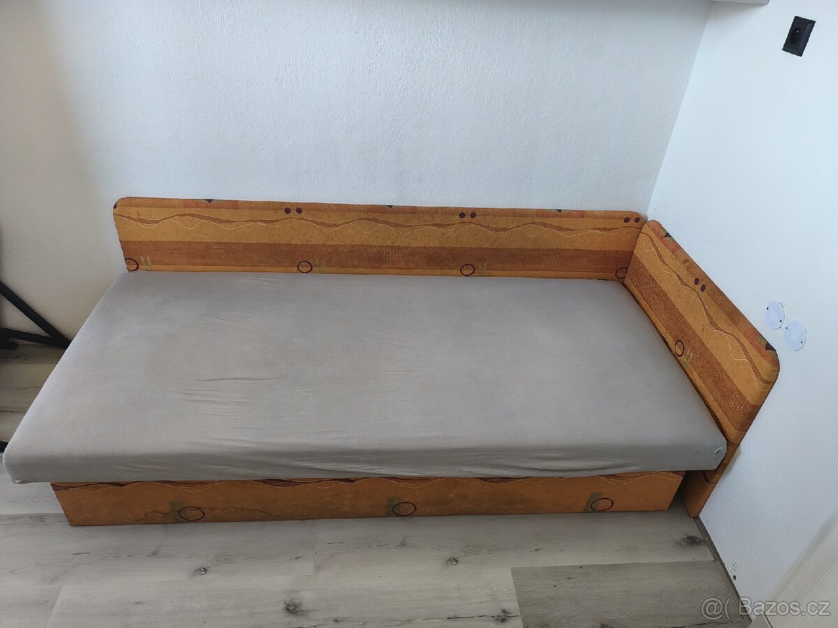 Čalouněná válenda - 2