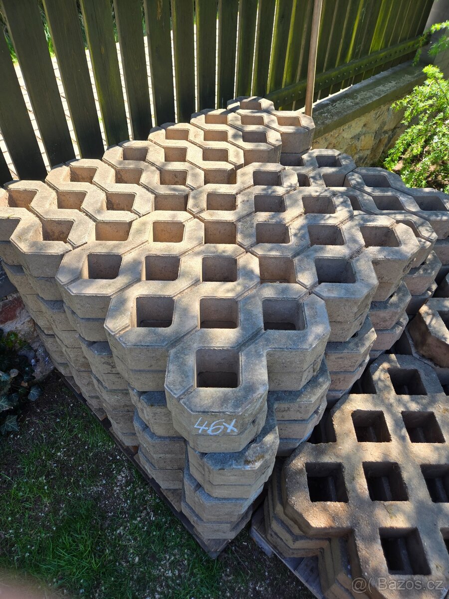 Zatravňovací dlažba - 2