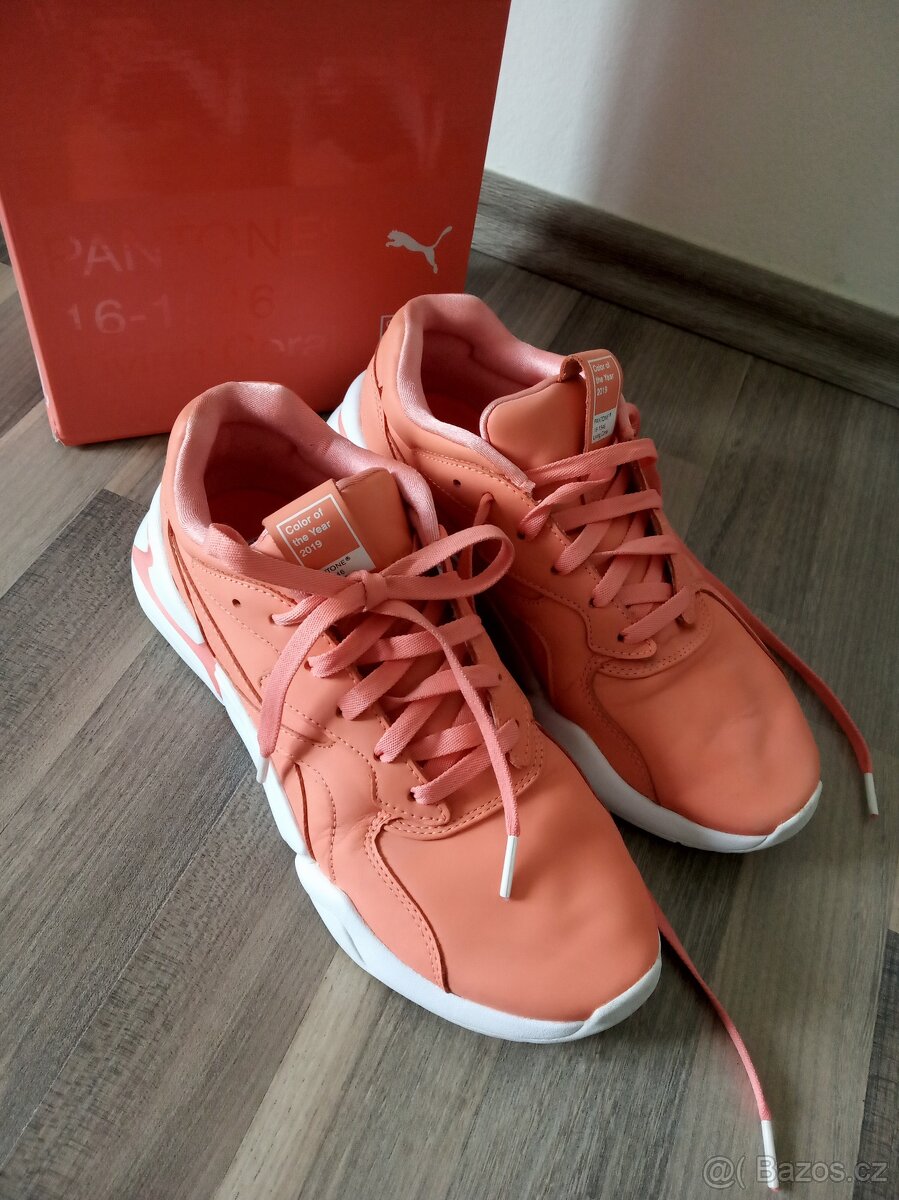 PUMA x PANTONE nova trainers in living coral - 2