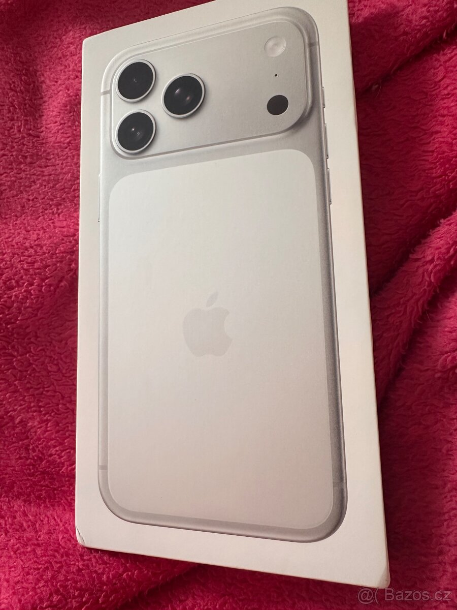 iPhone 17 Pro Max 512 GB stříbrný - 2