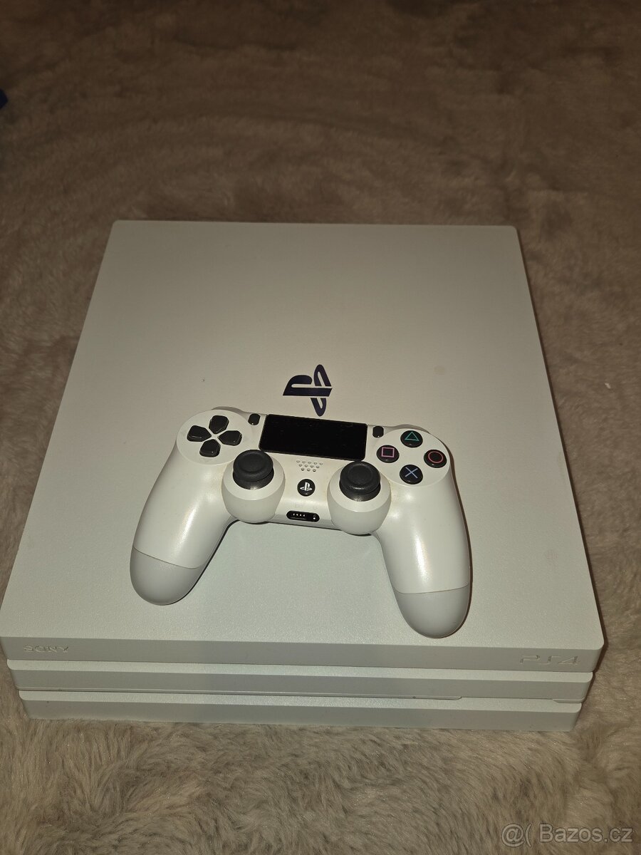 Playstation 4 PRO 1TB - 2