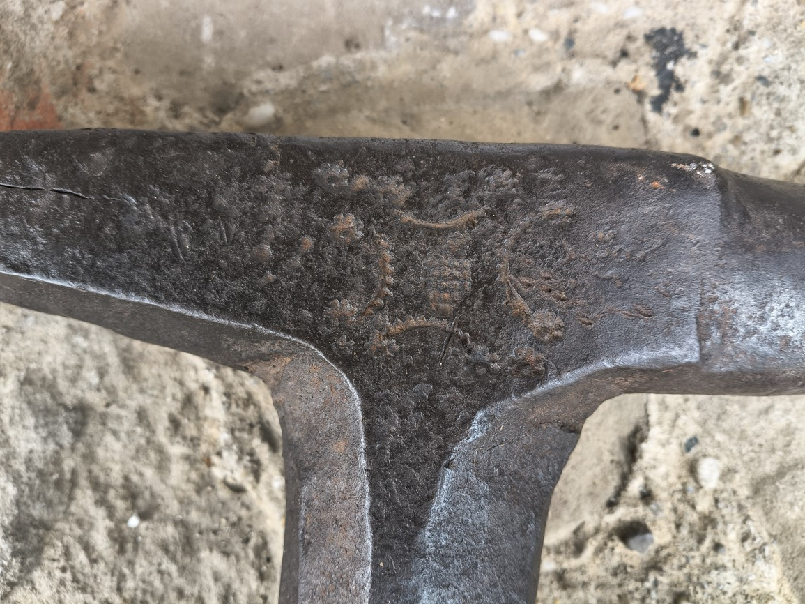 Kovadlina kovárske klešte ,náradi, ,sekera,nebozez - 2