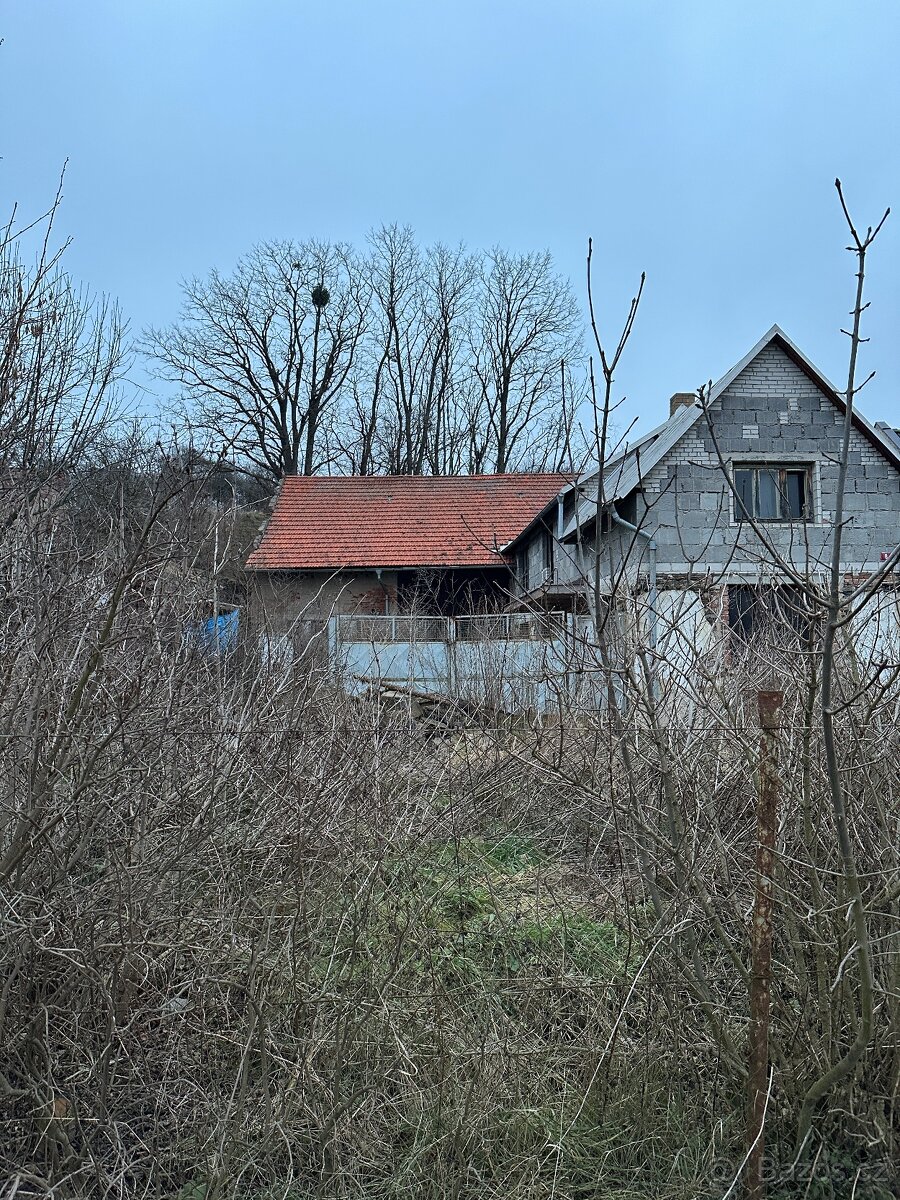 Prodej domu s pozemkem (investiční potenciál) - 2