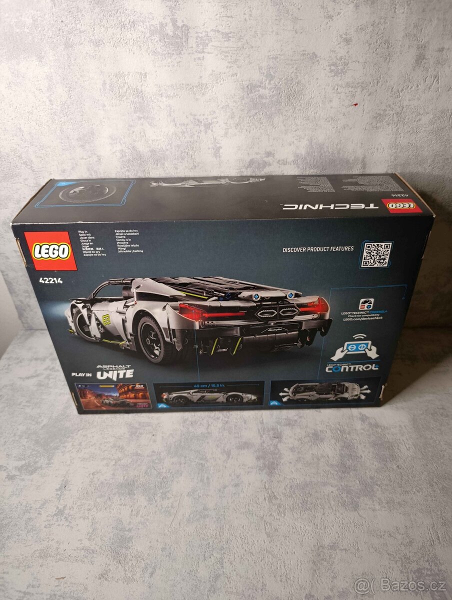 LEGO Technic 42214 Lamborghini Revuelto - 2