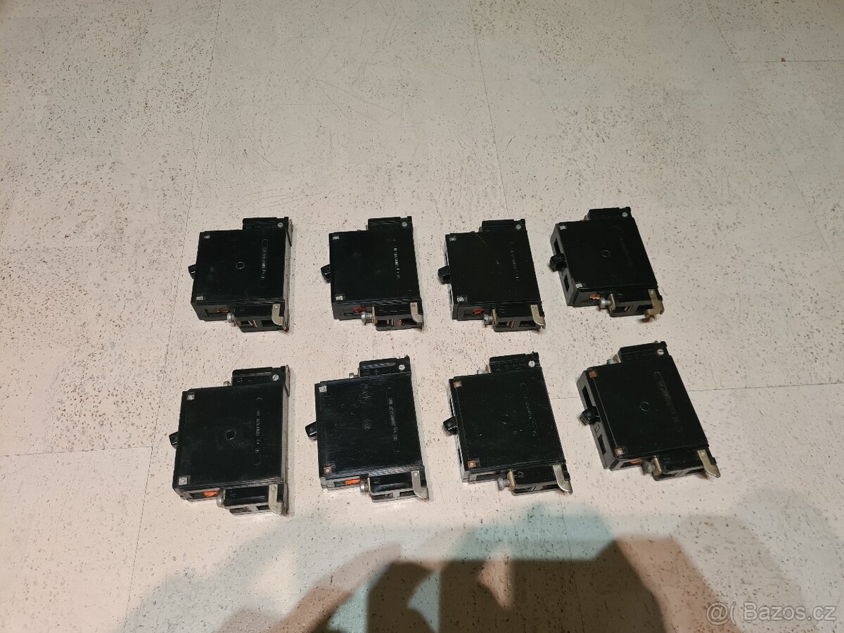 Historické jističe SEZ - 2