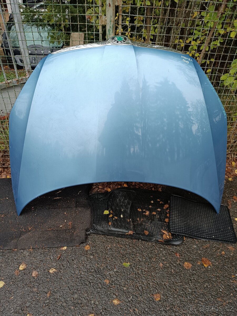 Skoda Fabia 2 facelift - přední kapota - 2