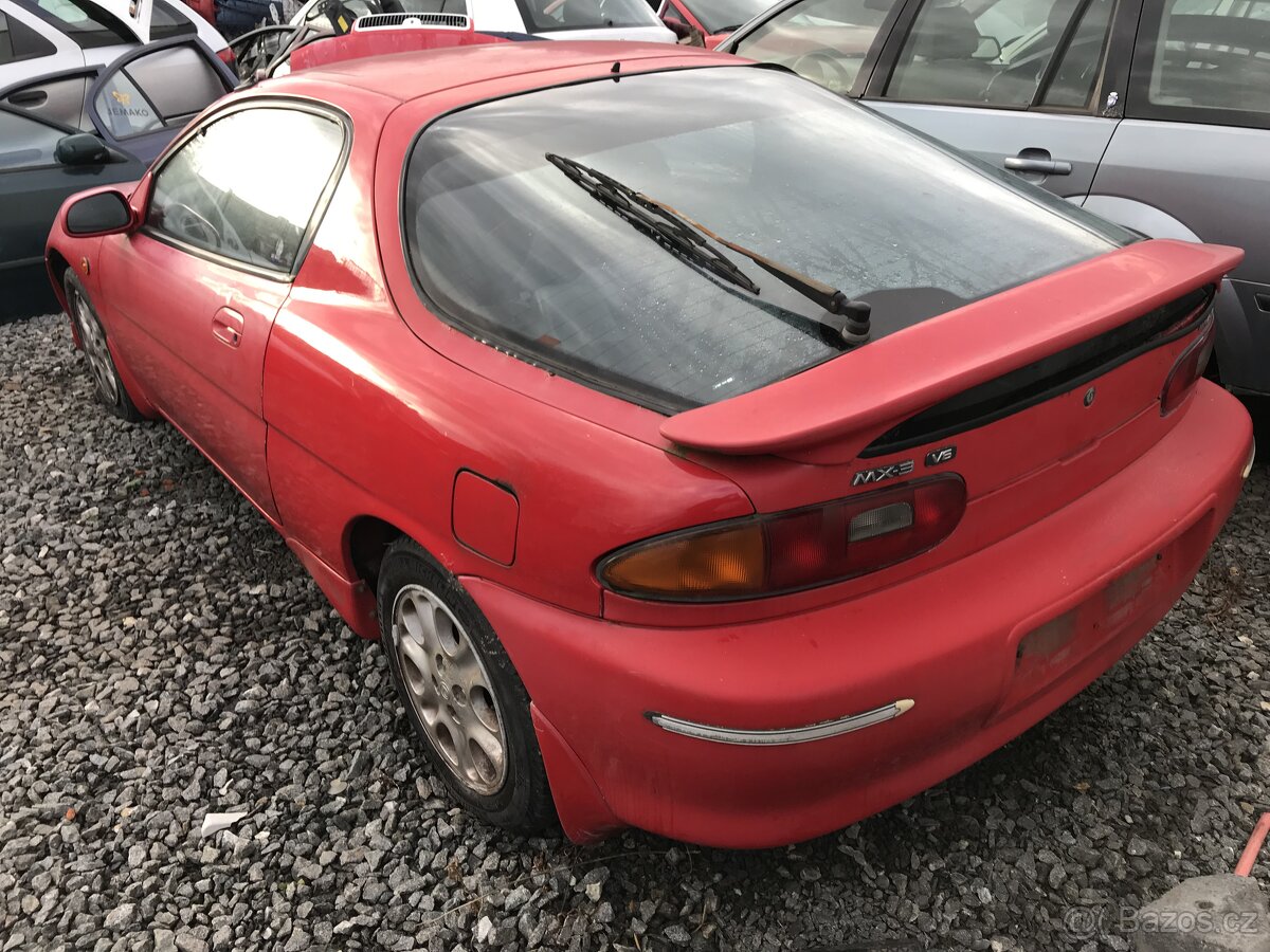 Mazda MX3 1996 díly z vozu - 2