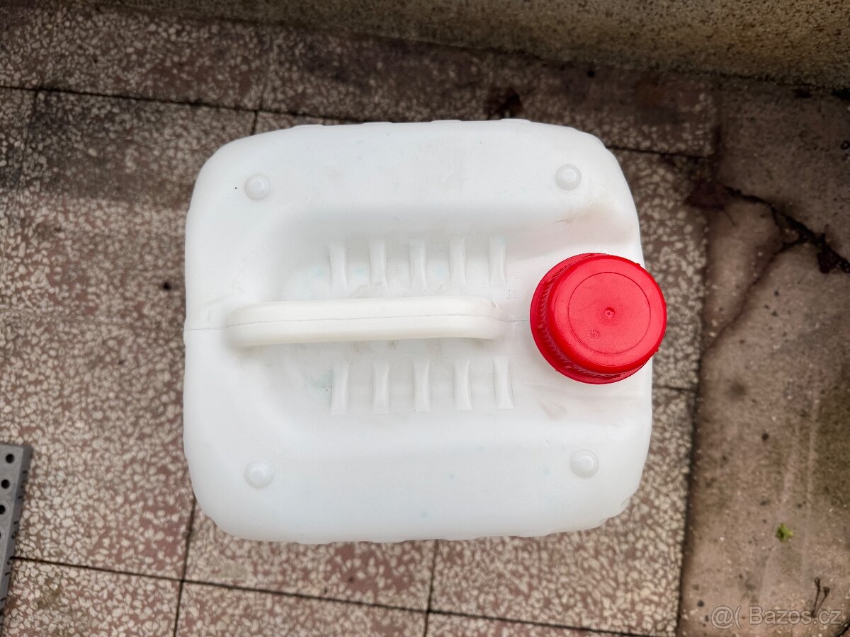 plastový kanystr 25l 5ks - 2