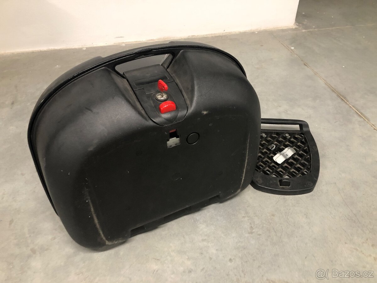 Kufr Givi s plotnou - 2