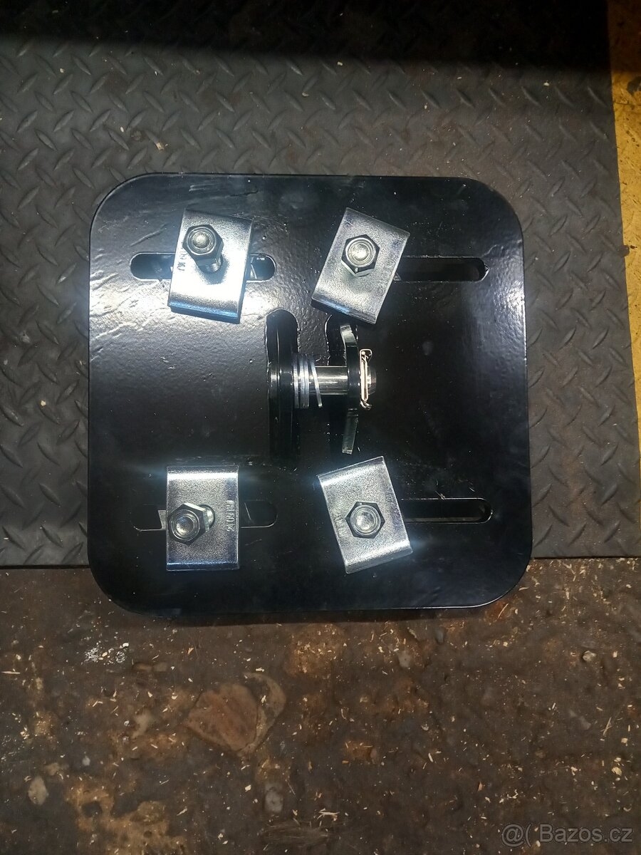 Držák navijáku - 2