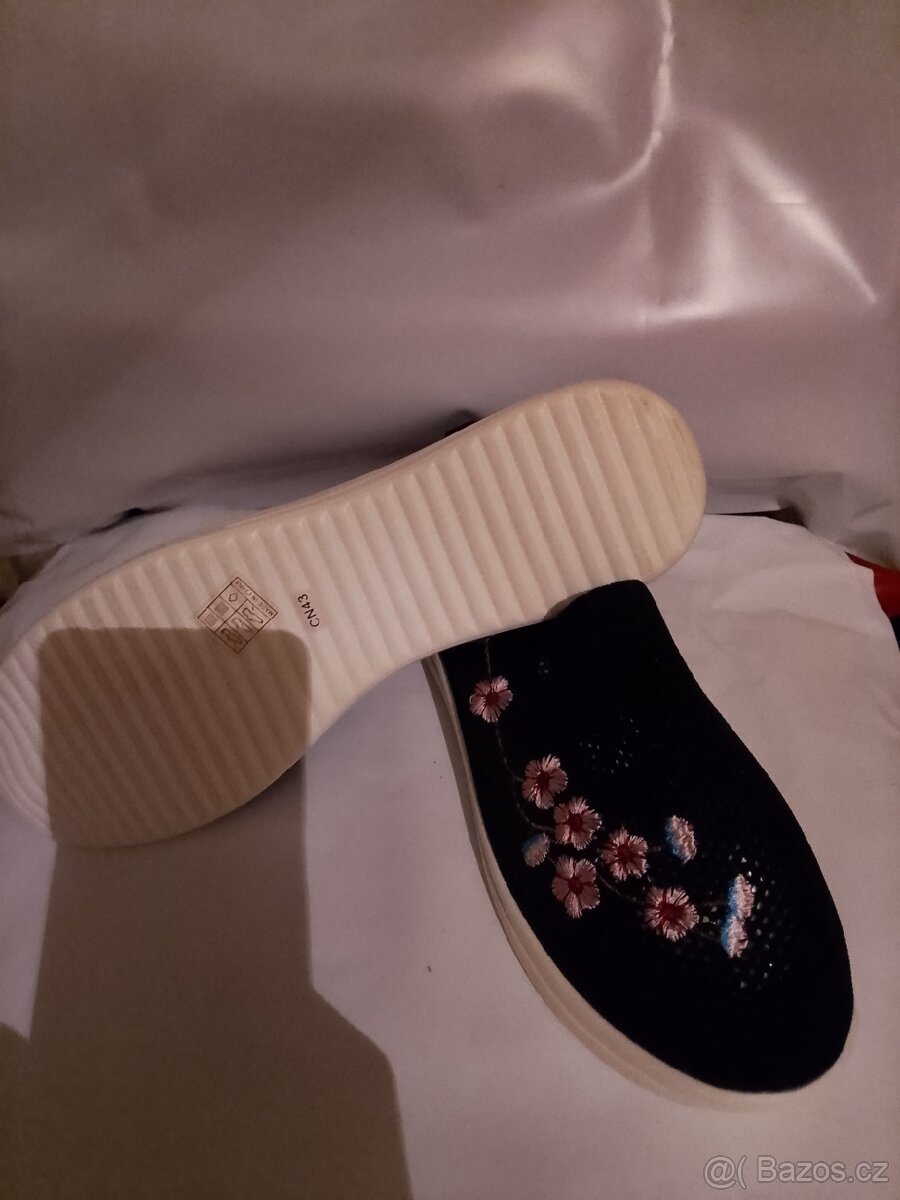 Dámské boty-vel 43 - 2