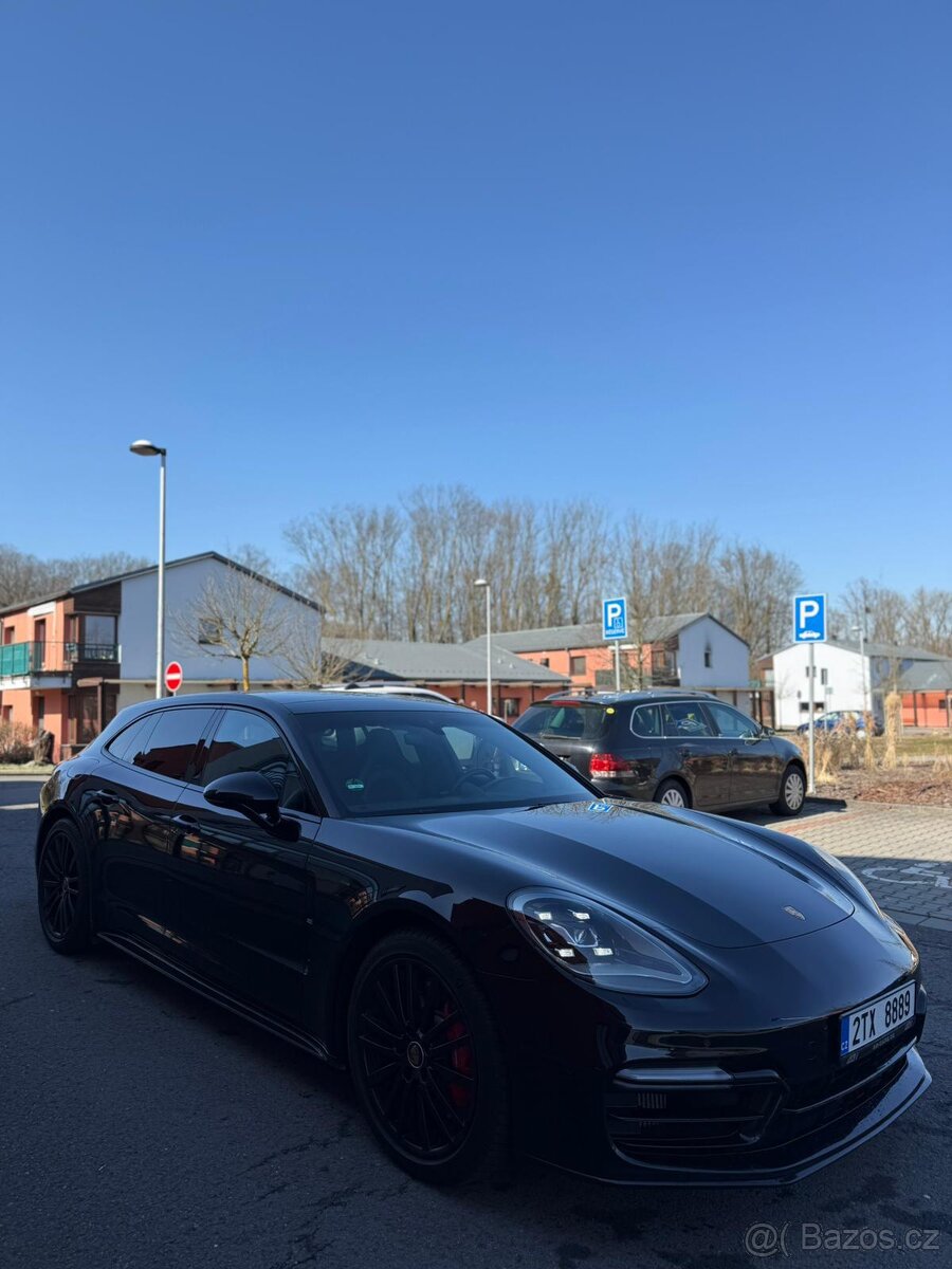 PORSCHE PANAMERA GTS - 2