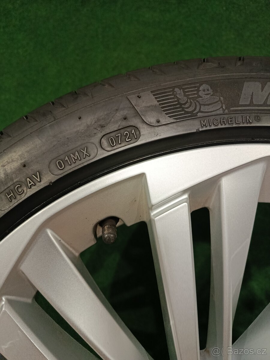 Alu letni 235/40/19 5x112 et44 Superb - 2