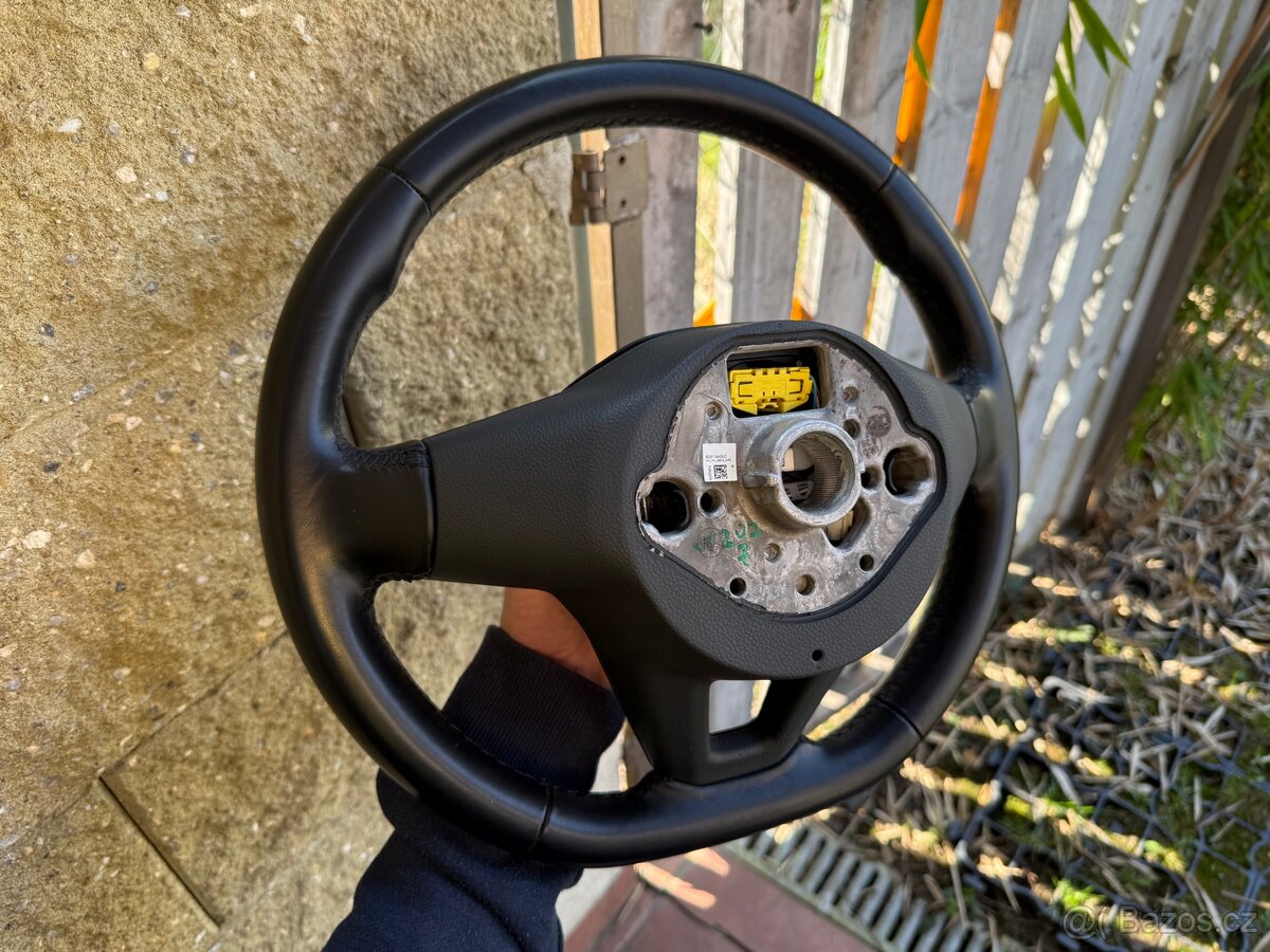 VW Multivan T6.1 volant - 2