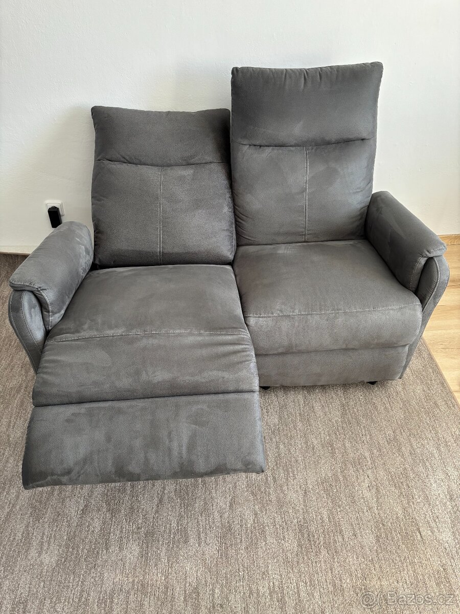 Pohovka ABILDSKOV polohovací šedá - 2