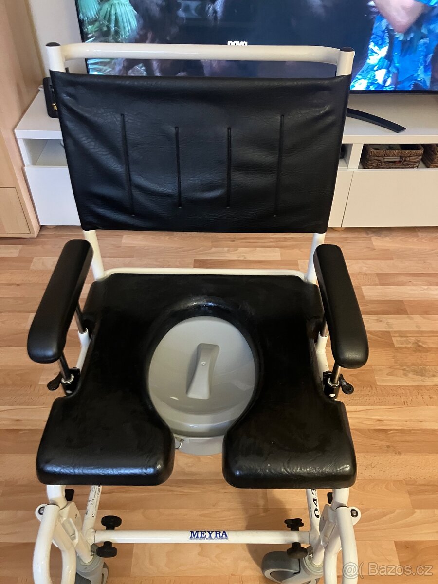 Toaletní a sprchový vozík - 2